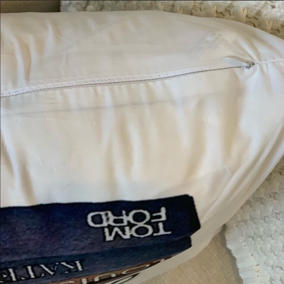 OMG PILLOW - Picture 4 of 4